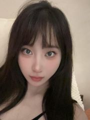 态度挺好的小美女