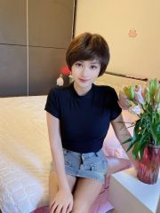 黄埔黑丝制服御姐