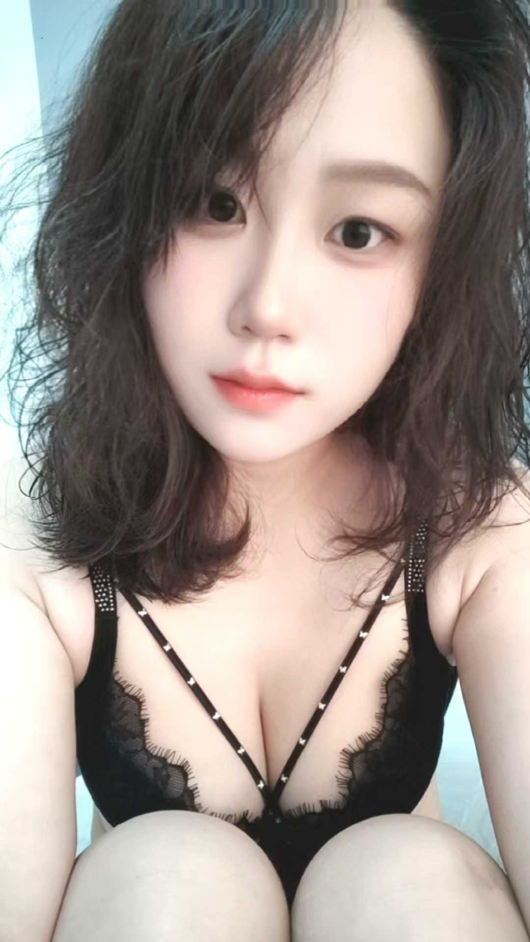 服务系大奶情趣小骚妹