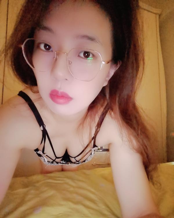 二刷骚气眼镜妹鱼儿