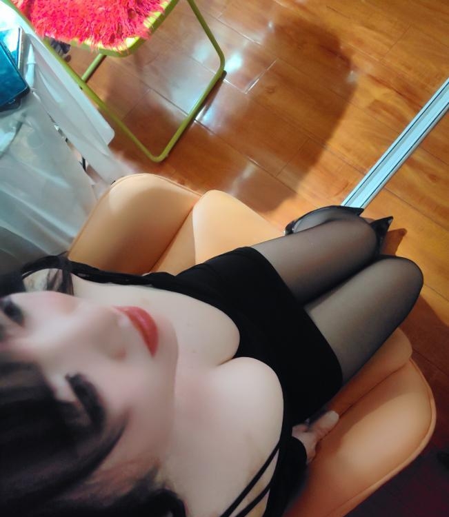 大光路白皮肤少妇