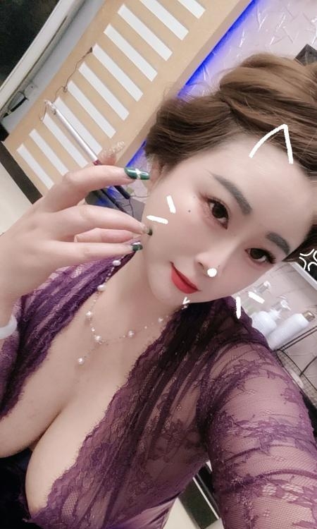 五里山天街大胸少妇