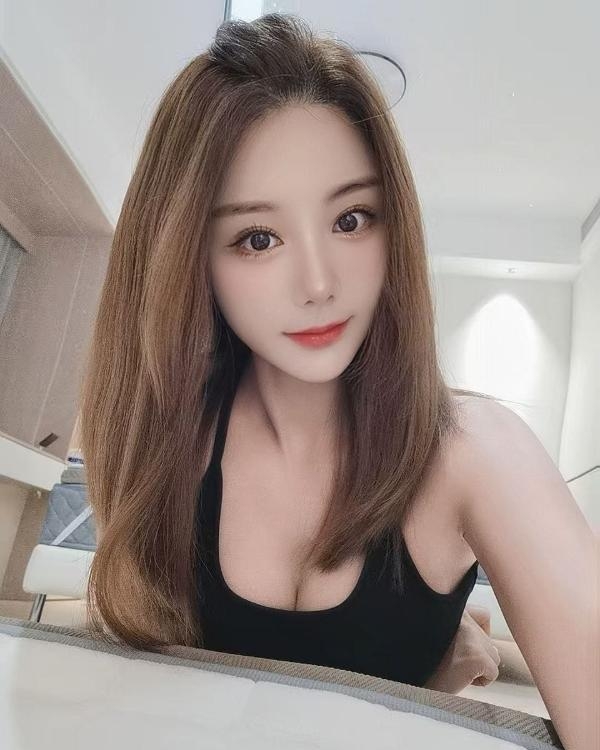 颜值大奶风骚绾绾