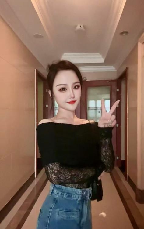 渔网袜制服诱惑