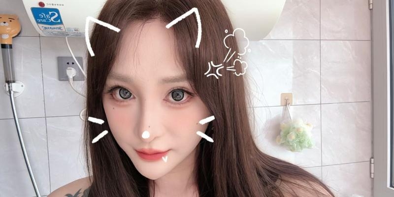 ts凯丽带把的女孩