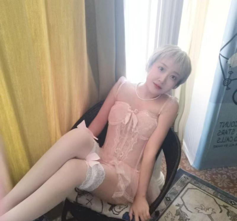 一米五娇小贝宁