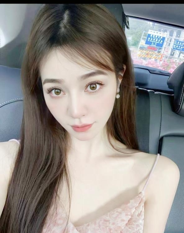 朝阳镜前小妖精彤彤