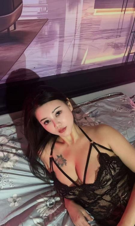 麦地蛇吻妹果果