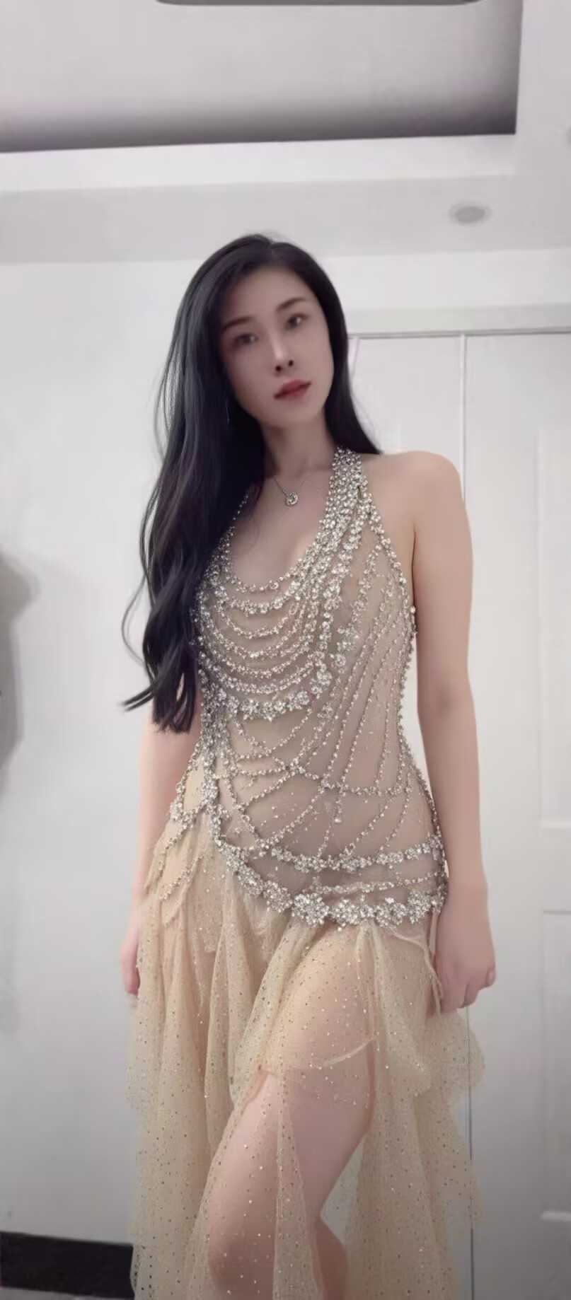 闵行大长腿御姐小雨