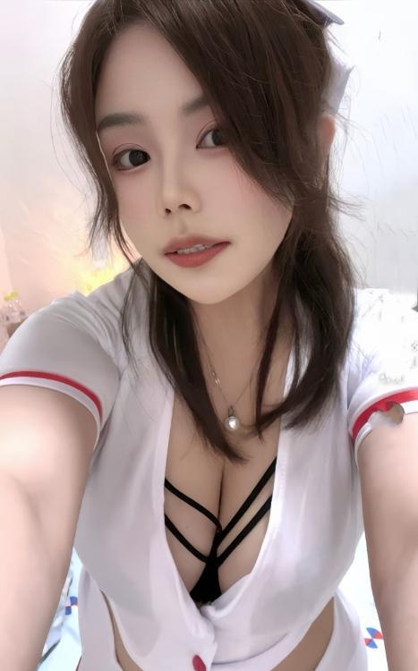 4D大胸御姐骚货老师