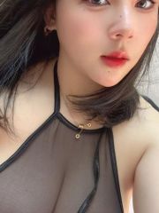 重吻奶霸小骚货