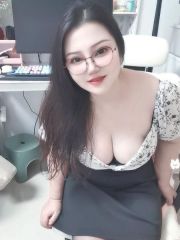 梅花园丰满少妇